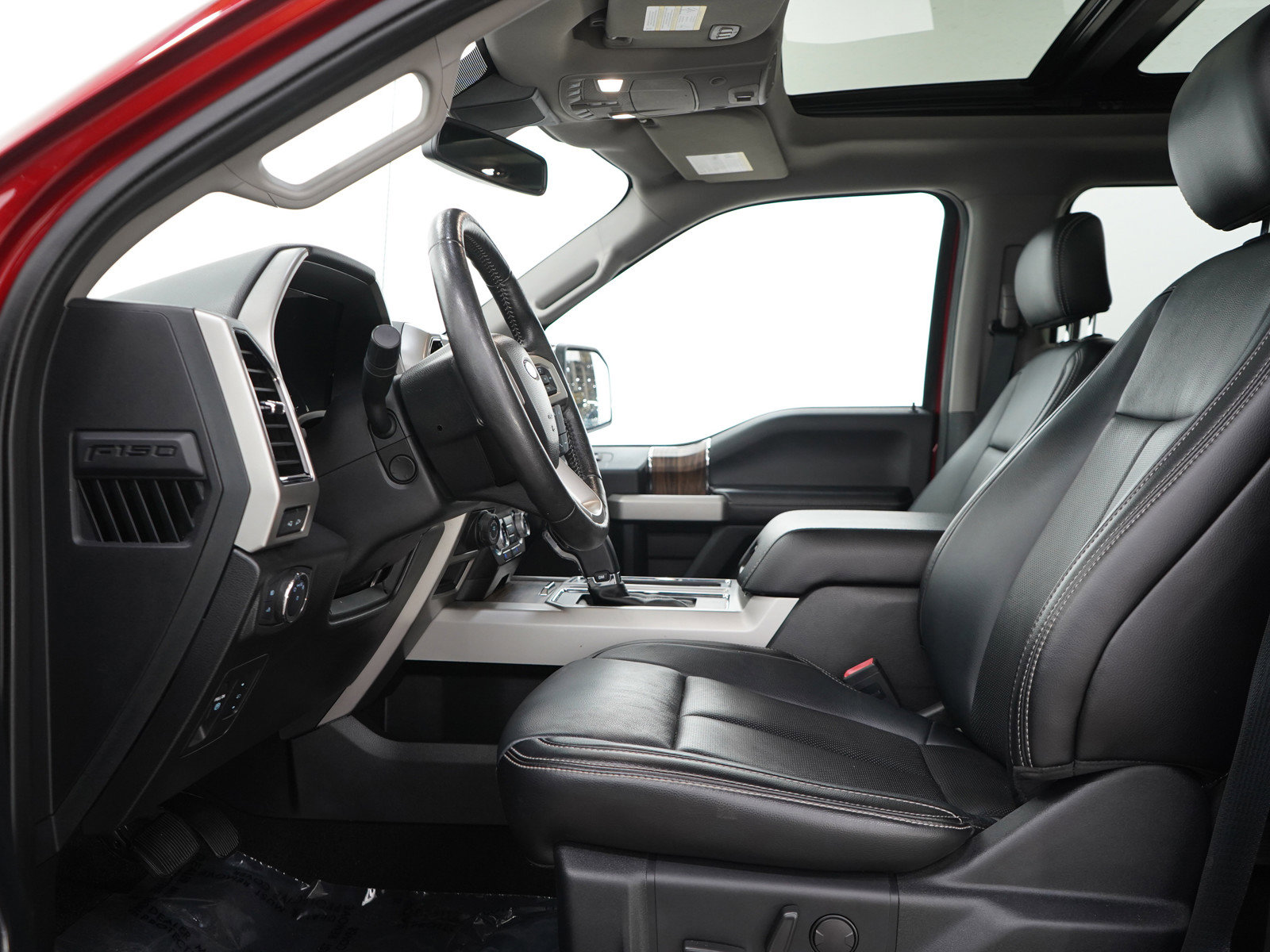Used 2019 Ford F150 Lariat w/ Equipment Group 502A Luxury AWD/4WD image 24