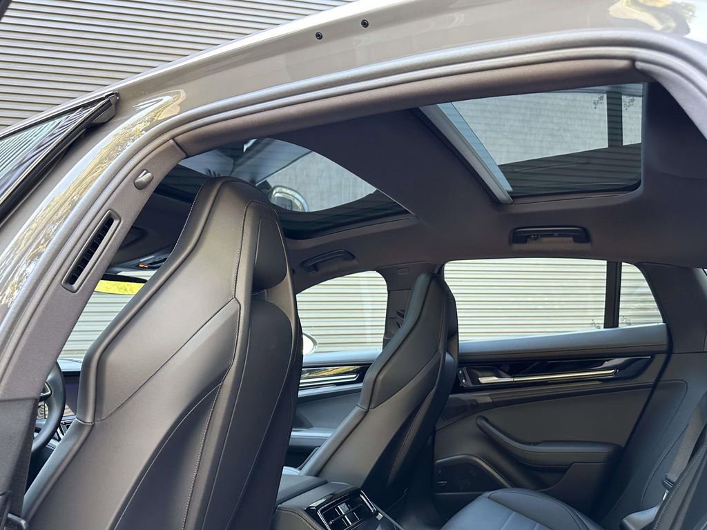 New 2025 Porsche Panamera image 14