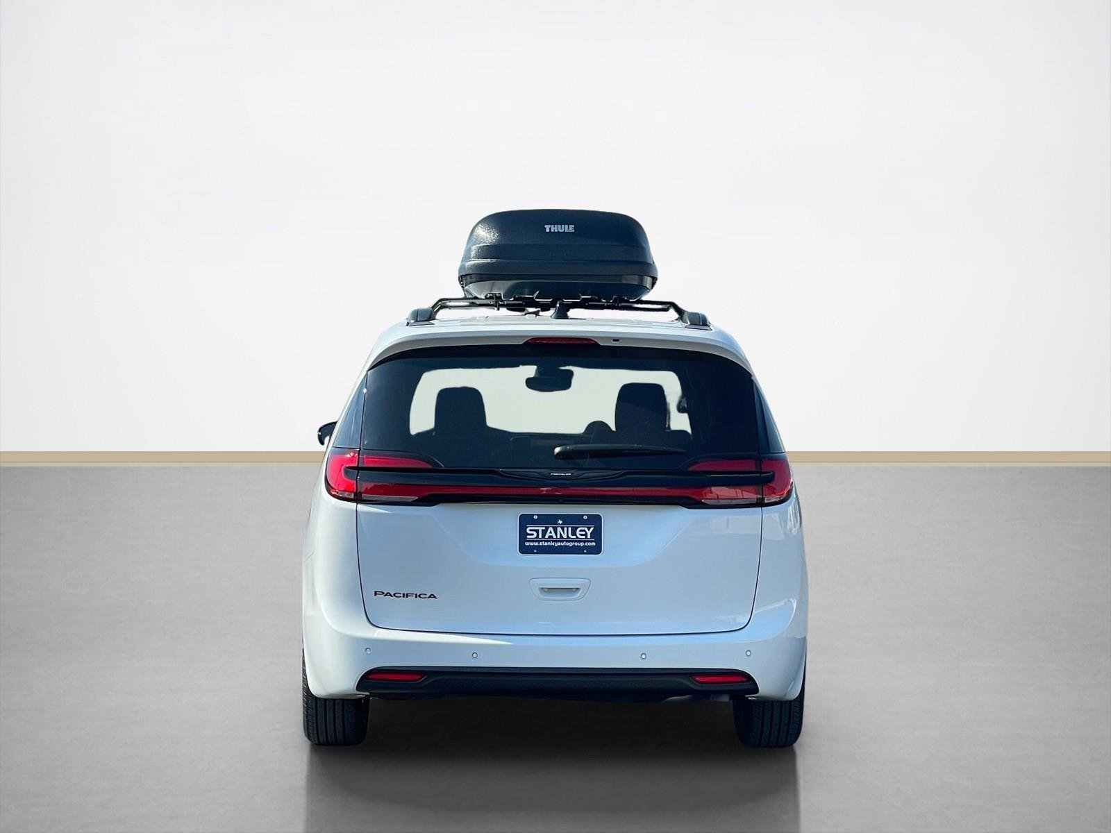 New 2025 Chrysler Pacifica Select w/ Fav Edition Package image 6