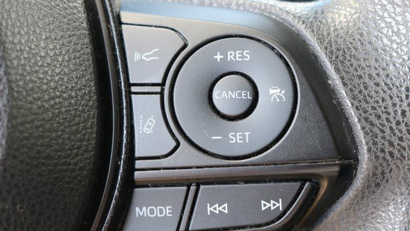 Used 2020 Toyota Corolla LE FWD image 10