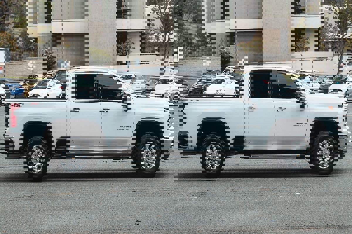 Used 2024 Chevrolet Silverado 2500 LTZ image 13