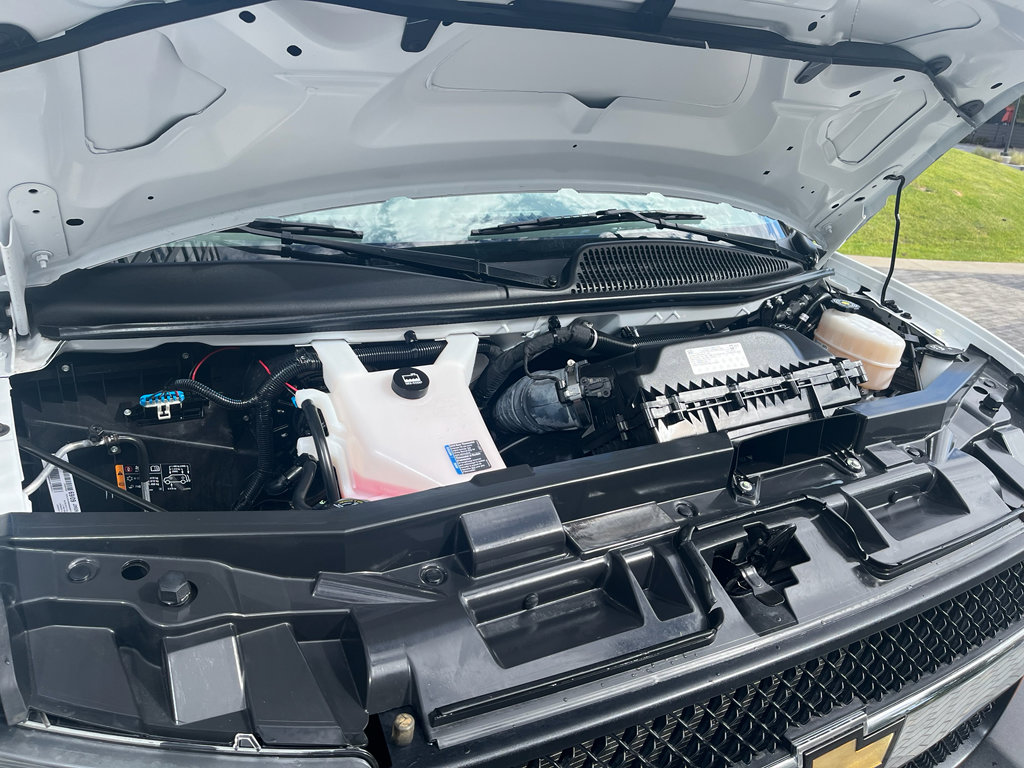 Used 2023 Chevrolet Express 2500 w/ Driver Convenience Package image 15