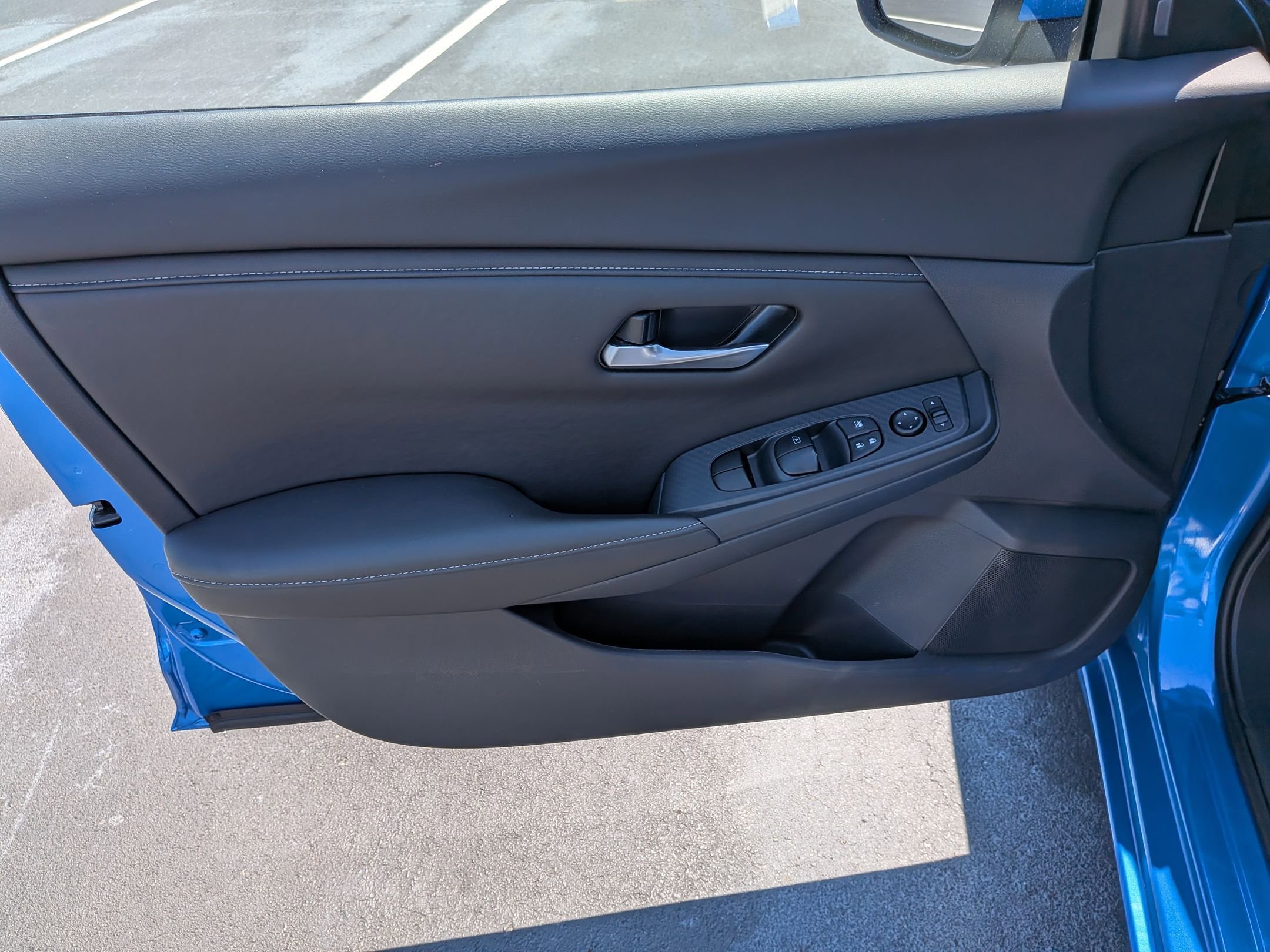 Used 2025 Nissan Sentra SV FWD image 12