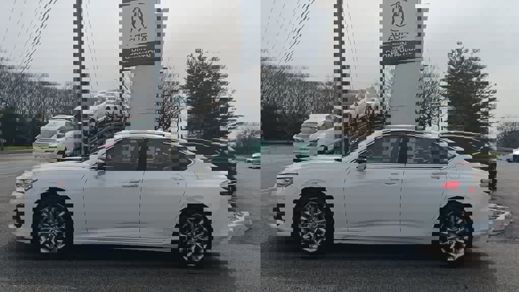 Used 2023 Acura TLX image 2