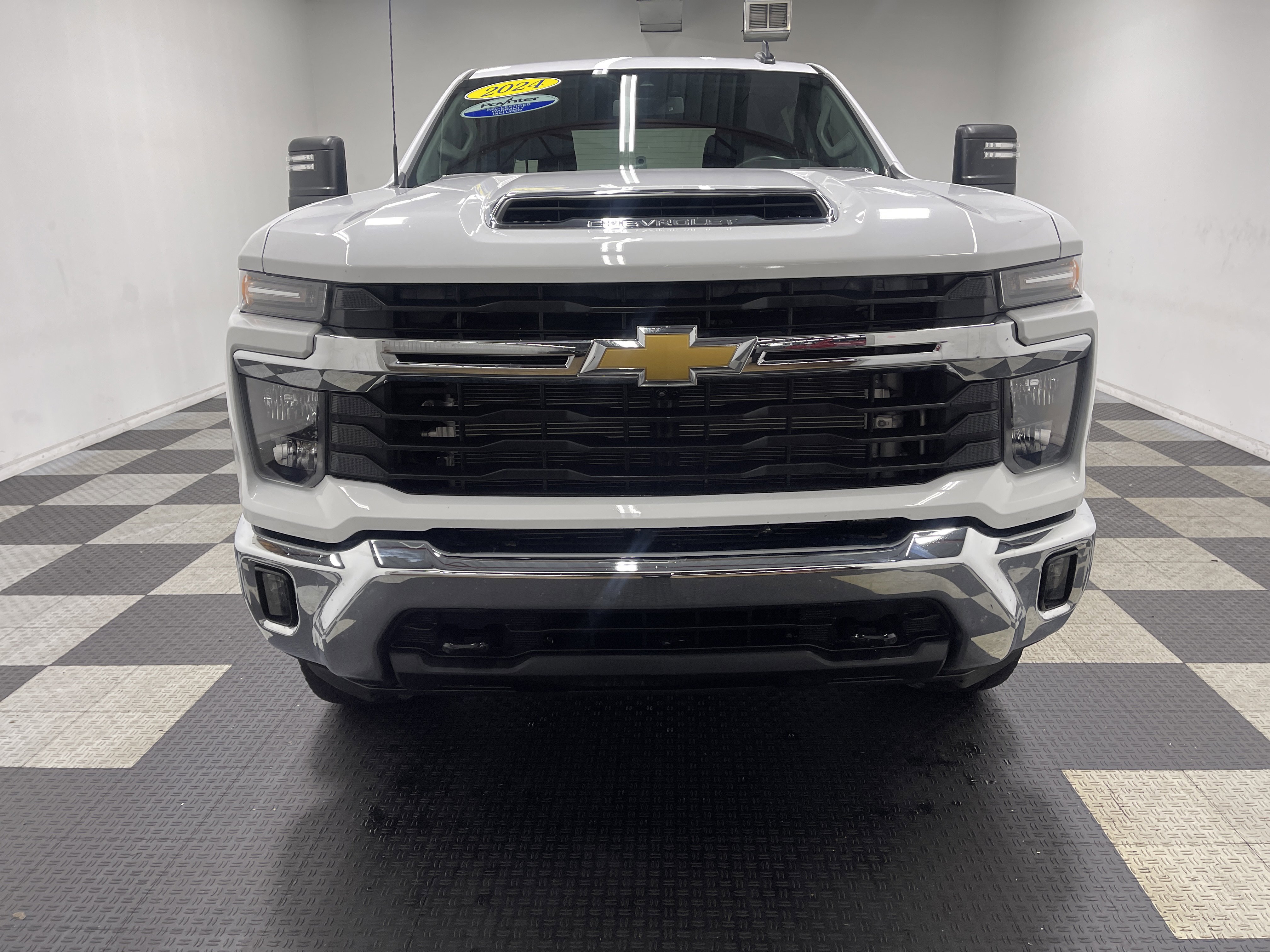 Used 2024 Chevrolet Silverado 2500 LT image 7