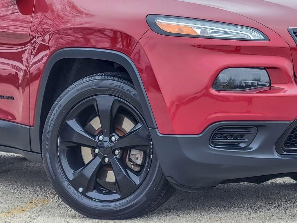 Used 2016 Jeep Cherokee Sport image 4