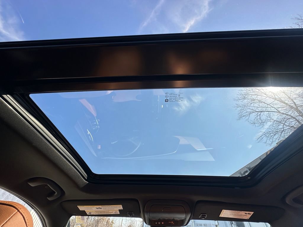 Used 2025 Cadillac XT4 Sport image 28