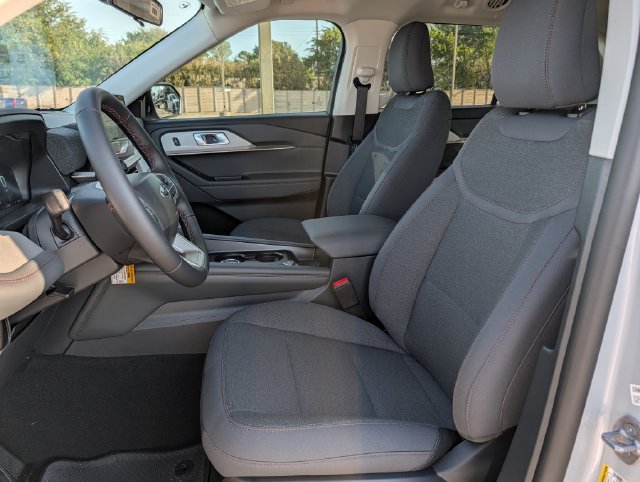 New 2026 Ford Explorer Active RWD image 19