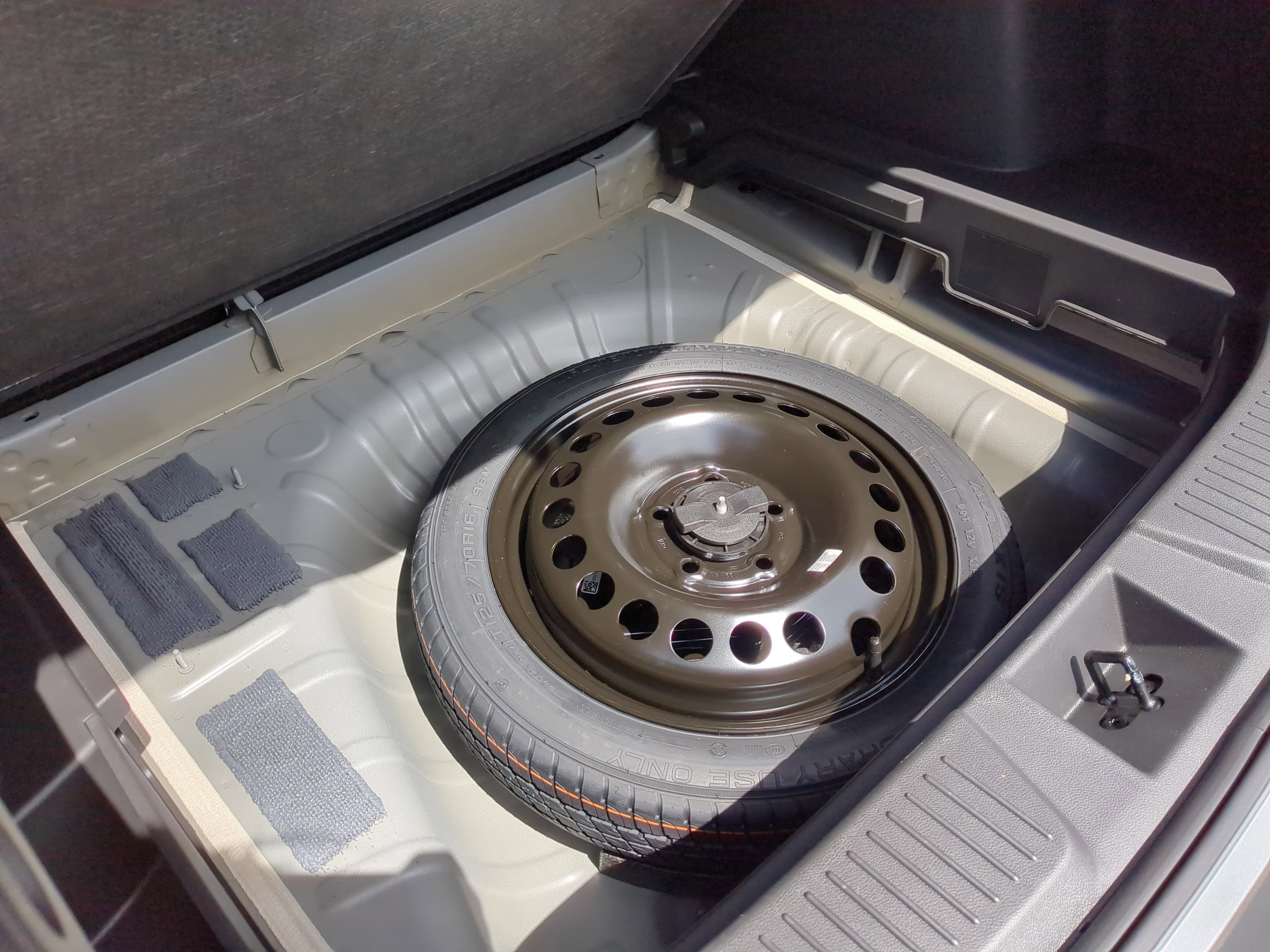 Used 2025 Chevrolet Trax RS w/ Driver Confidence Package FWD image 19