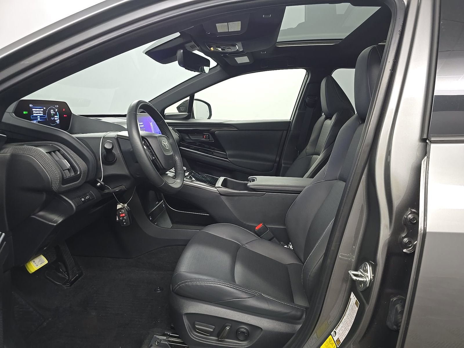 Used 2023 Toyota bZ4X AWD image 7
