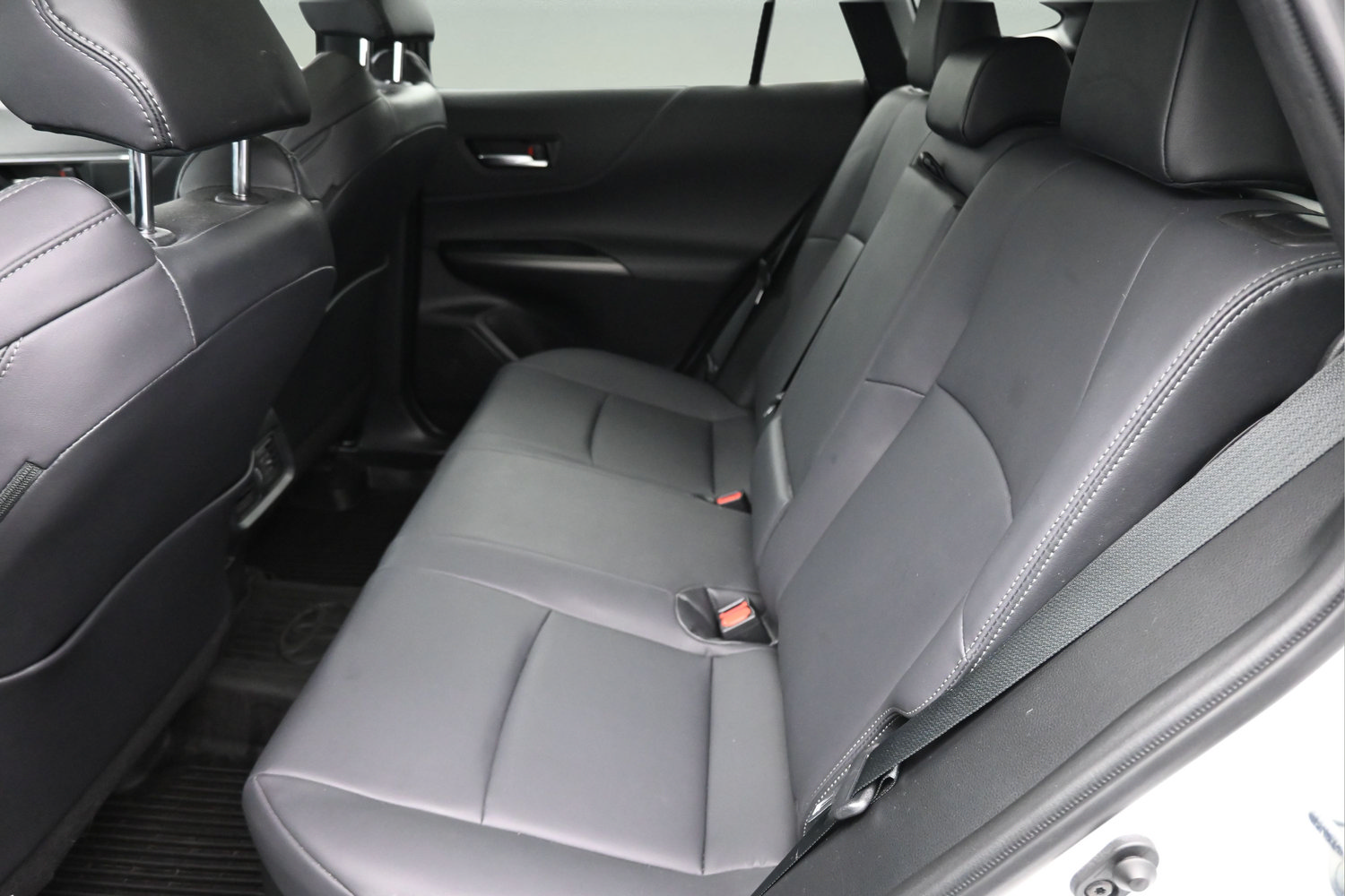 Used 2023 Toyota Venza Nightshade AWD/4WD image 13