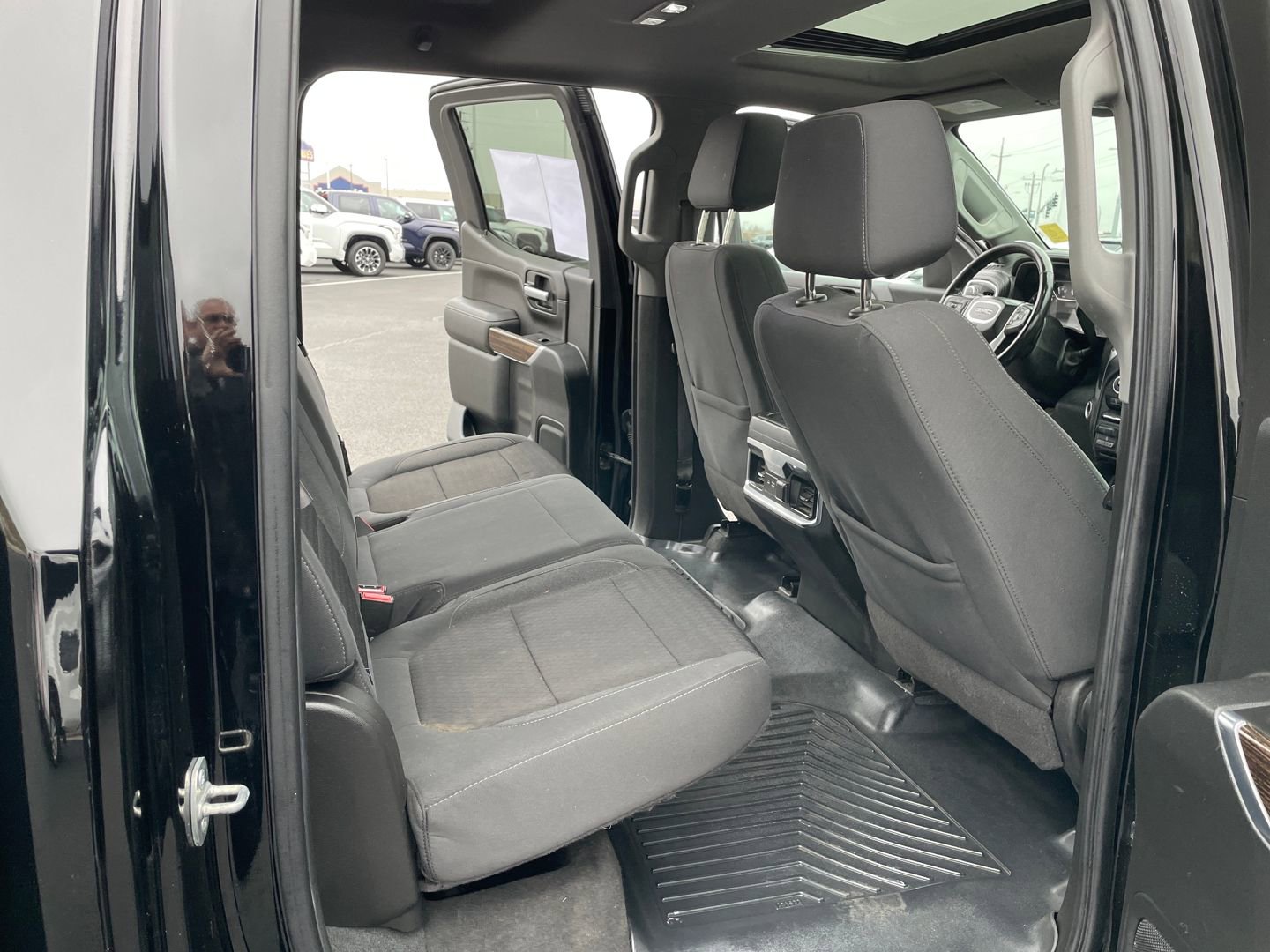 Used 2021 GMC Sierra 1500 Elevation w/ Preferred Package image 14