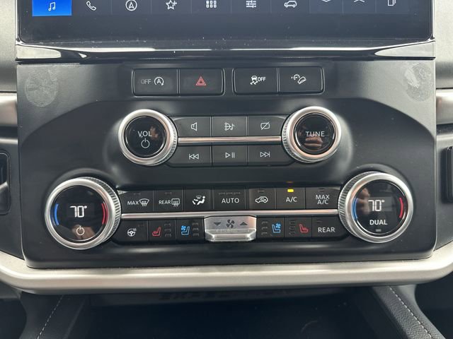 Used 2024 Ford Expedition XLT image 18