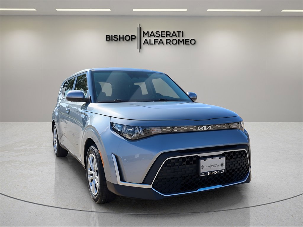 Used 2023 Kia Soul LX image 1