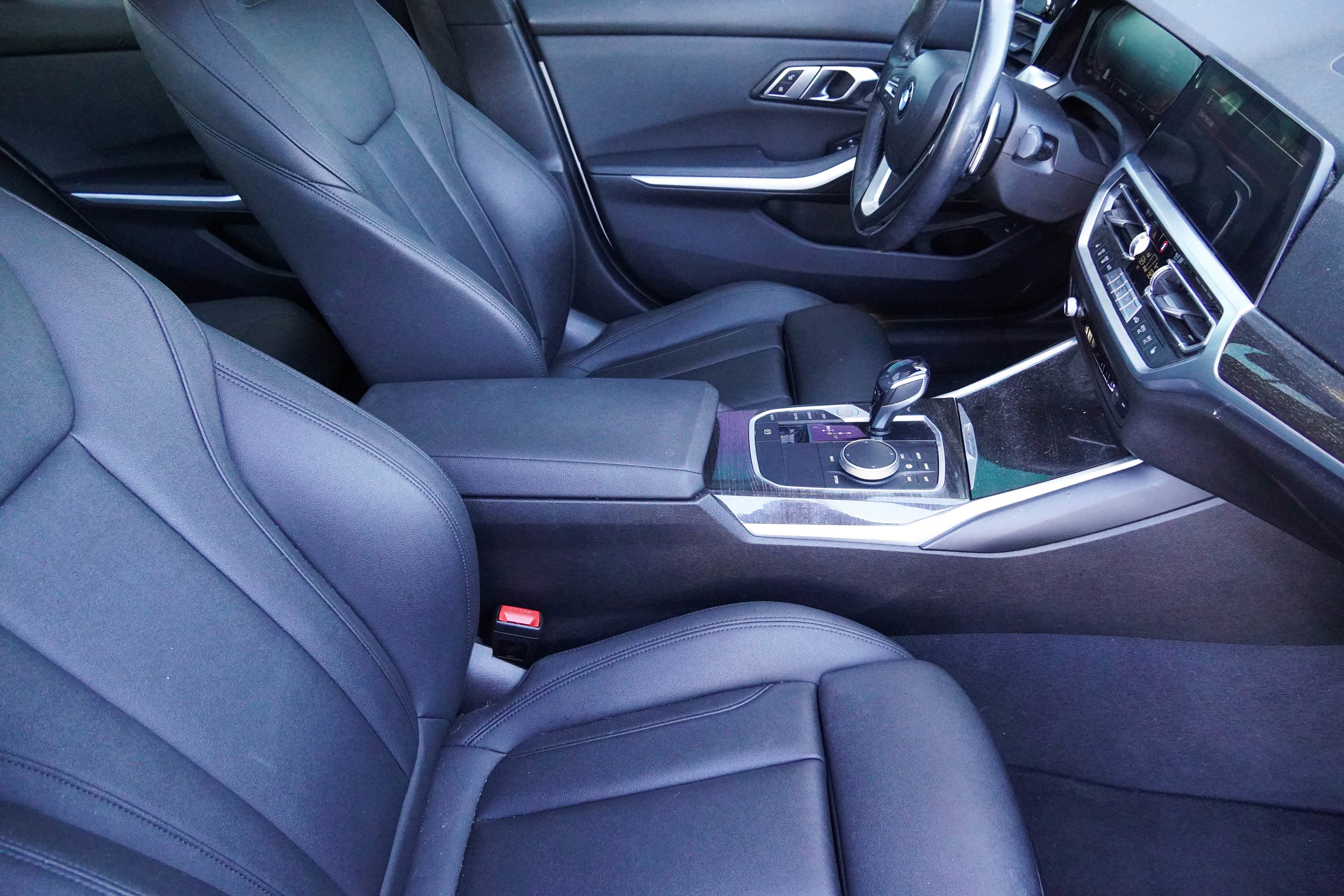 Used 2020 BMW 330i Sedan w/ Convenience Package image 12