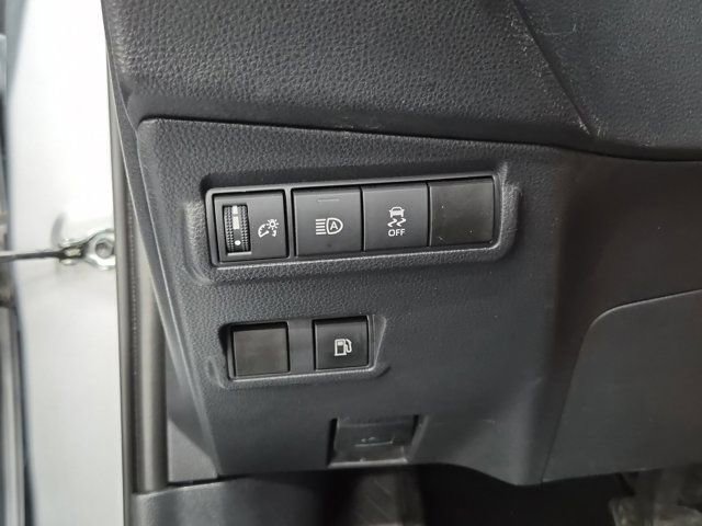 Used 2024 Toyota Corolla Cross SE image 22