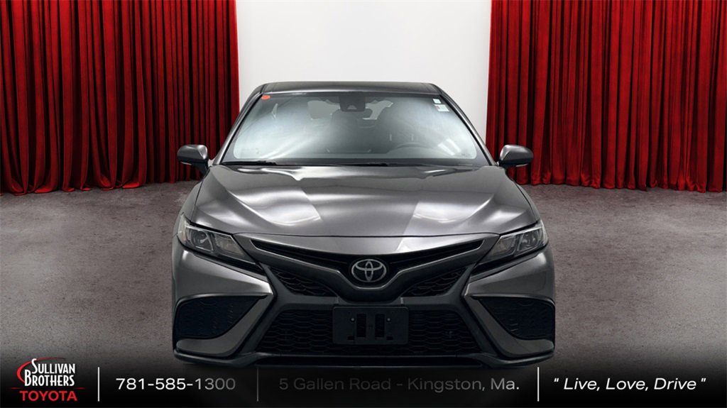 Used 2022 Toyota Camry SE image 1