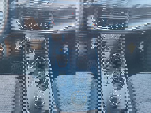 Used 2023 Nissan Rogue SV image 11