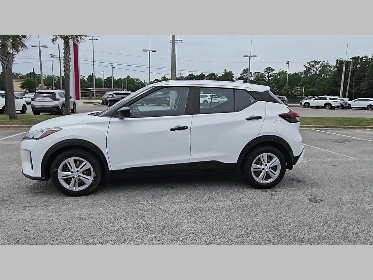 Used 2021 Nissan Kicks S FWD image 26