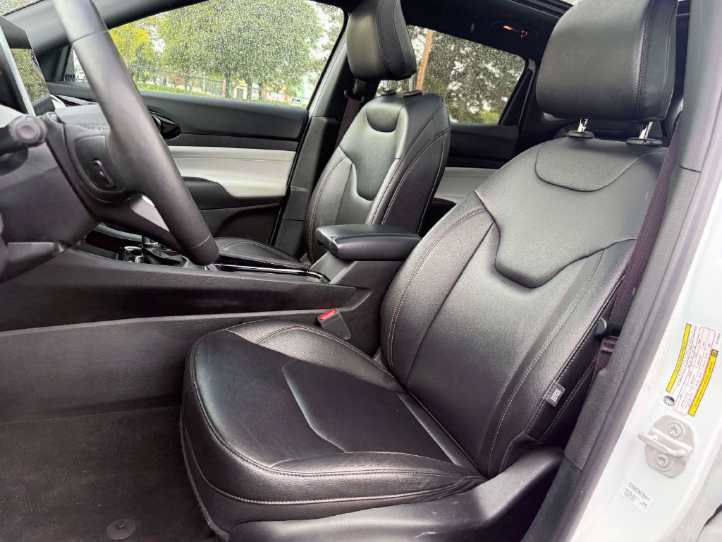 Used 2024 Jeep Compass Limited w/ Sun and Sound Group AWD/4WD image 18