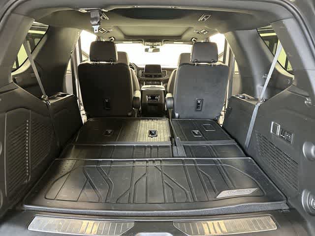 Used 2022 Chevrolet Tahoe Z71 w/ Z71 Off-Road Package AWD/4WD image 30
