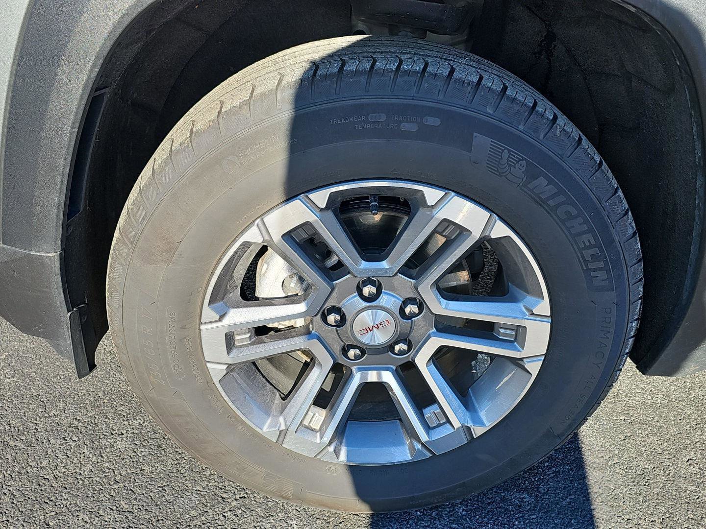 Used 2025 GMC Terrain Elevation image 4