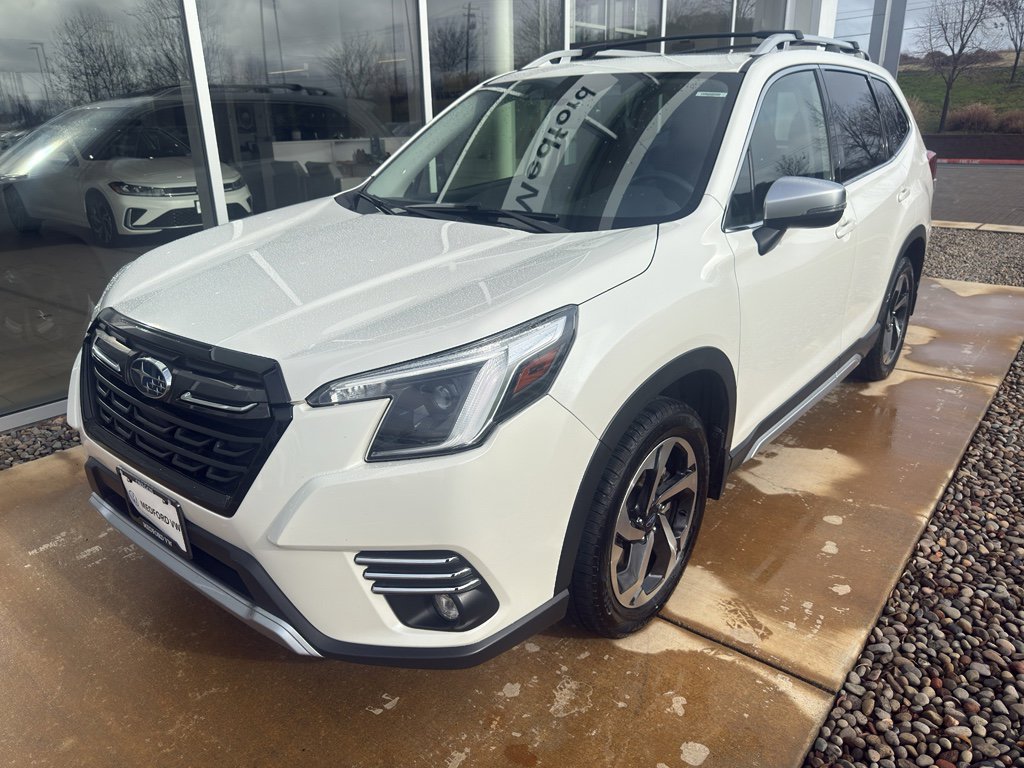 Used 2023 Subaru Forester Touring image 1