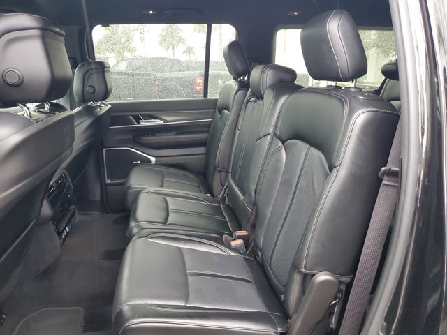 Used 2024 Jeep Wagoneer L Series II w/ Flexible Seating Group image 18