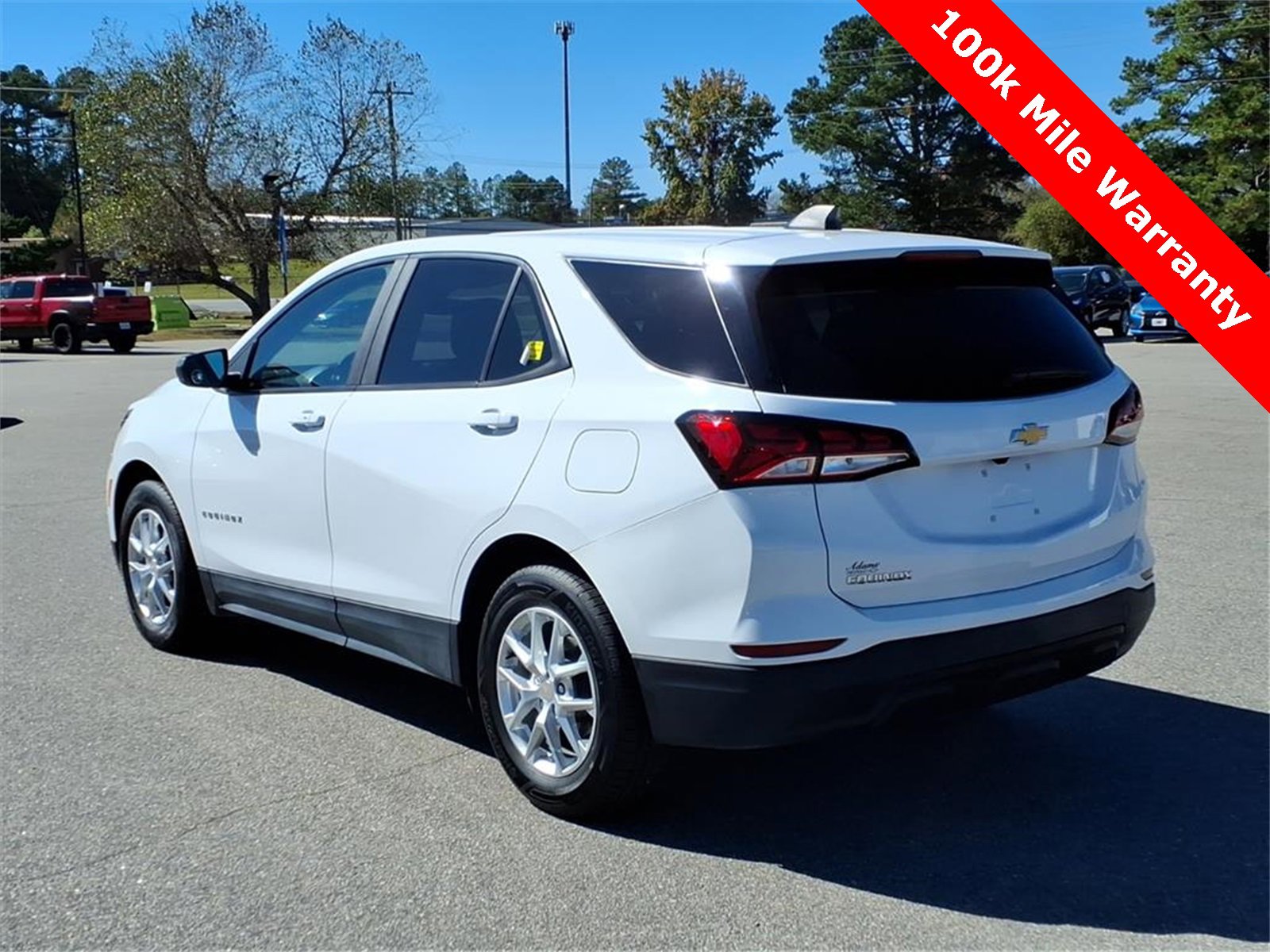 Used 2023 Chevrolet Equinox LS image 3