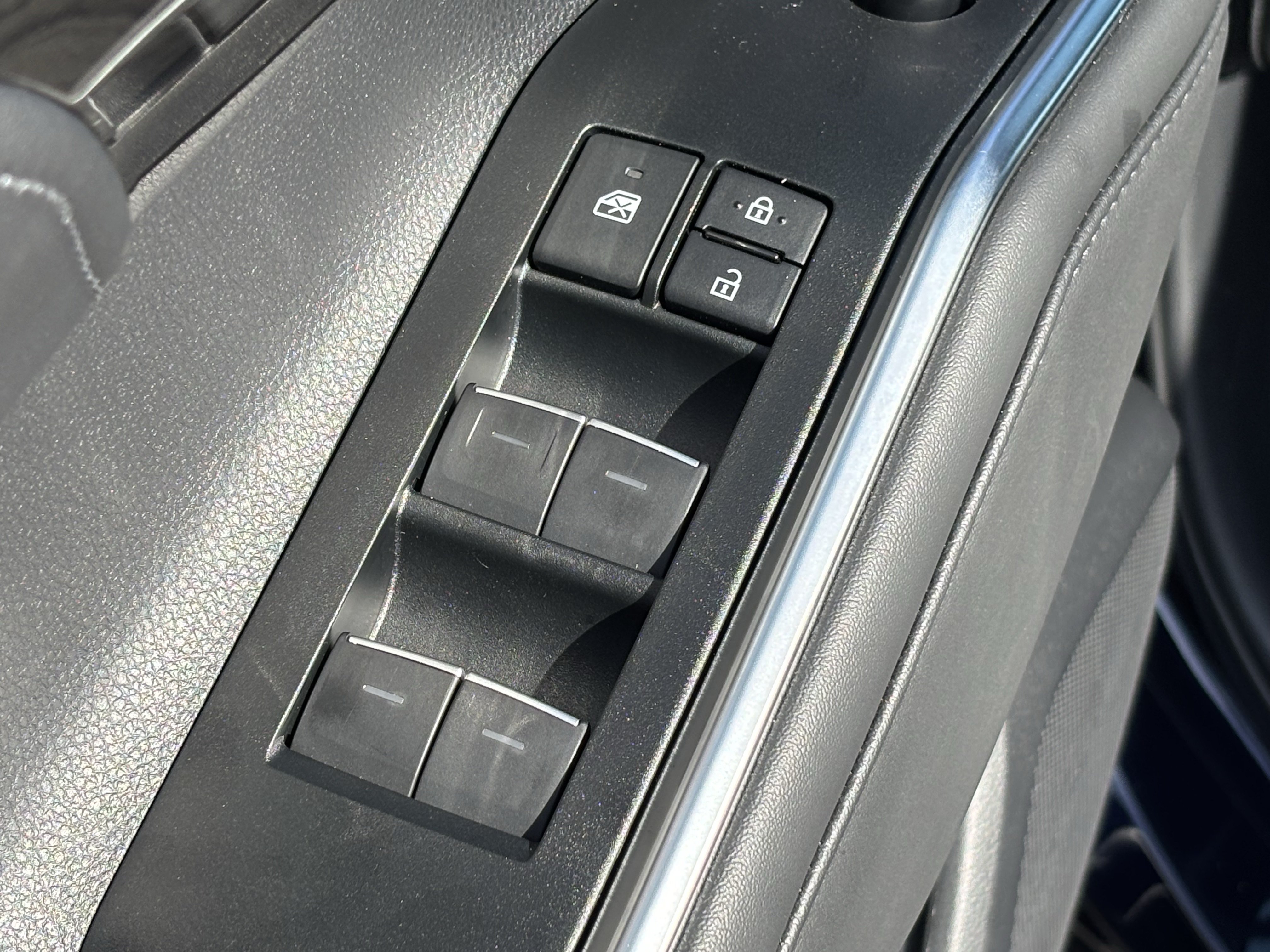Used 2026 Toyota Highlander Platinum AWD/4WD image 17