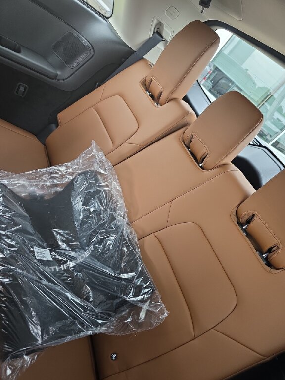 New 2026 Nissan Pathfinder Platinum FWD image 3