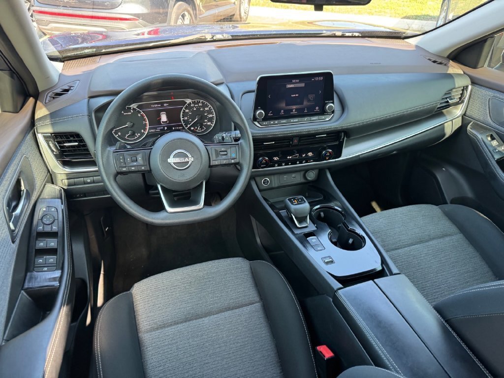 Used 2023 Nissan Rogue SV FWD image 16