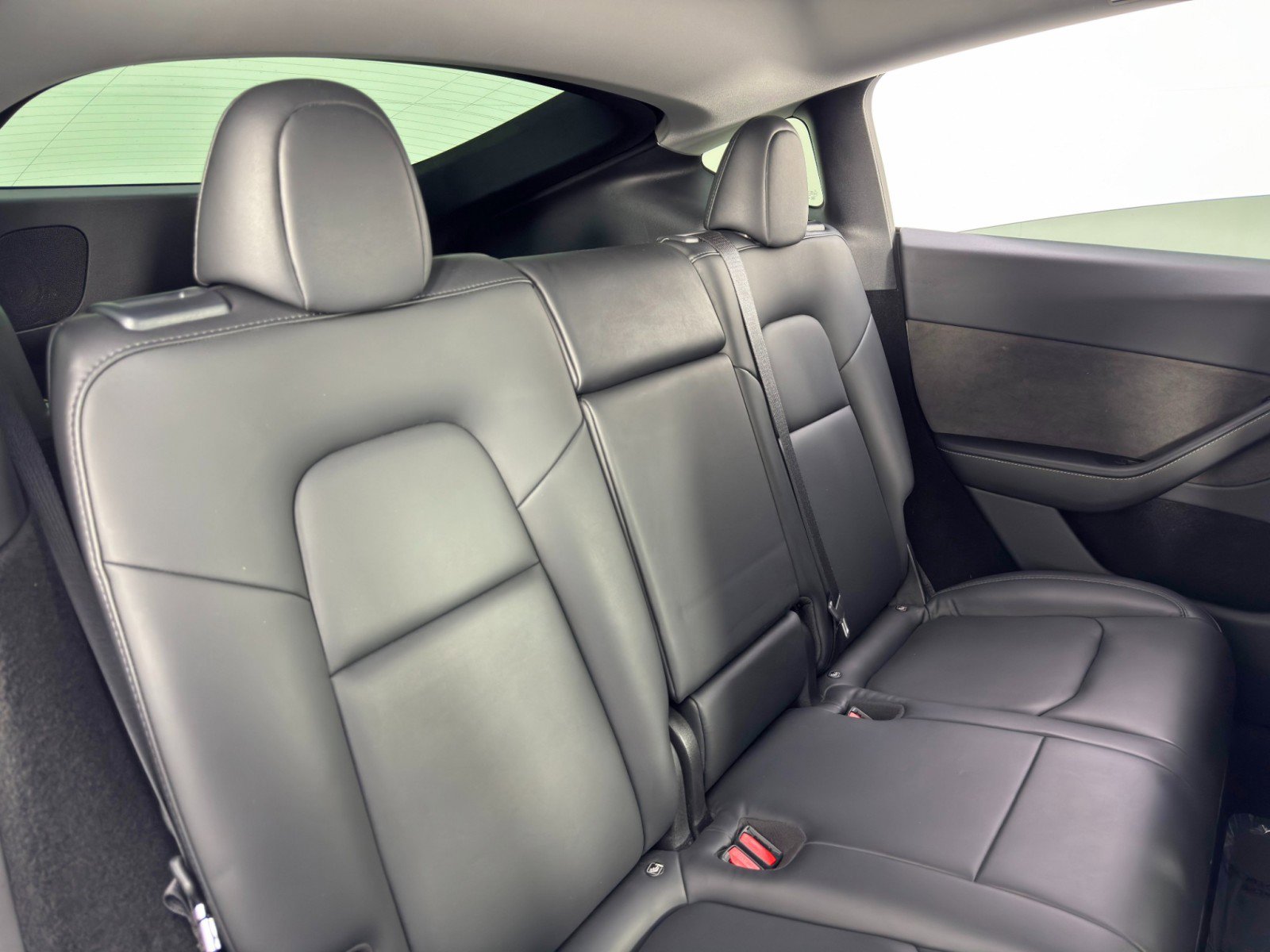 Used 2023 Tesla Model Y Long Range image 38