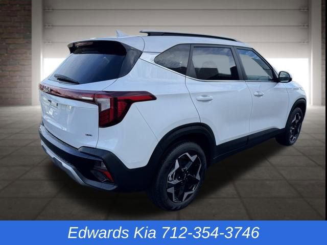 Used 2024 Kia Seltos EX image 3