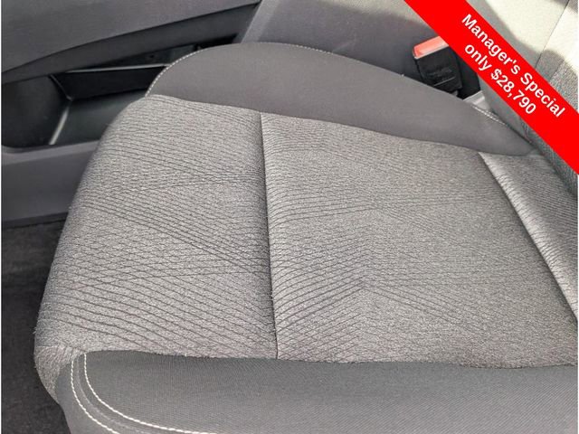 Certified 2025 Nissan Rogue SV image 27