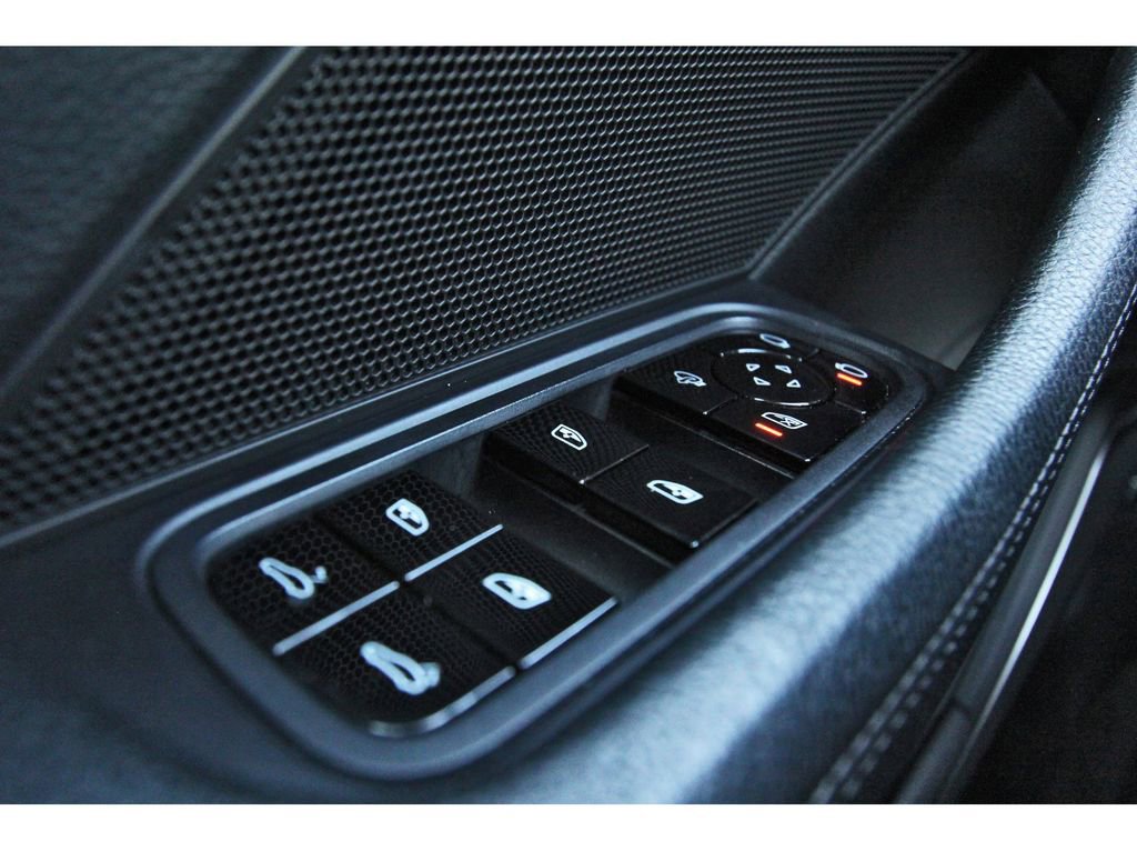 Used 2019 Porsche Panamera 4 image 21