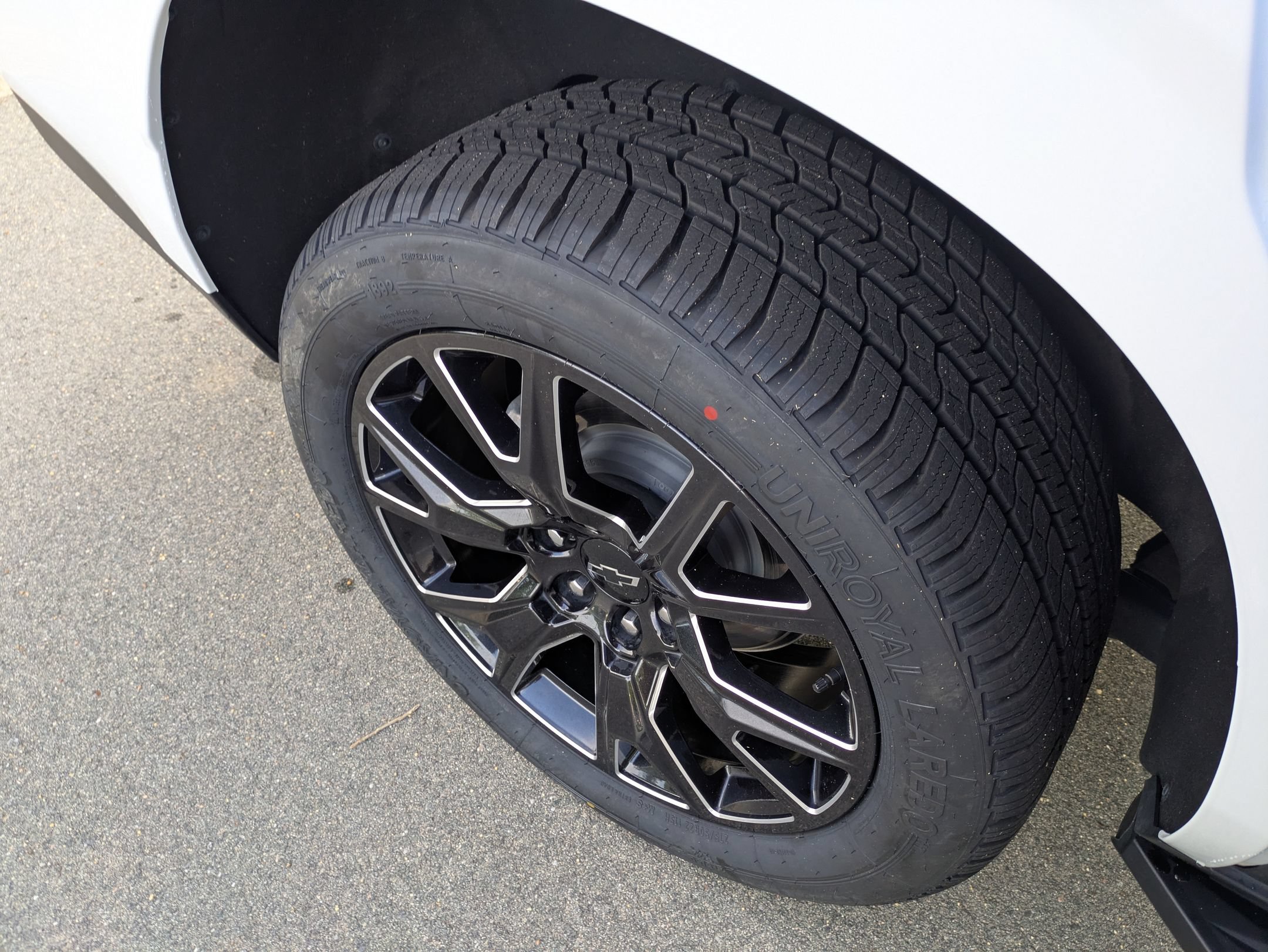 Used 2024 Chevrolet Tahoe Premier AWD/4WD image 36
