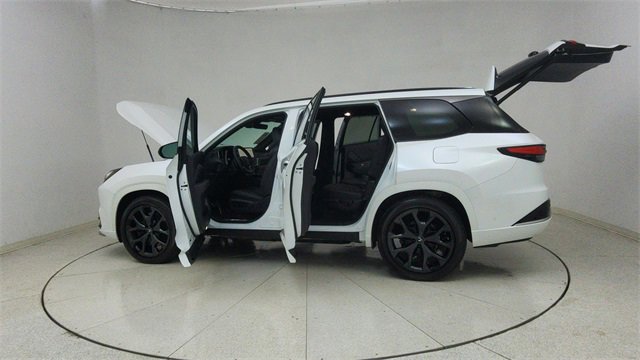 Used 2024 Lexus TX 500h AWD w/ Technology Package image 75