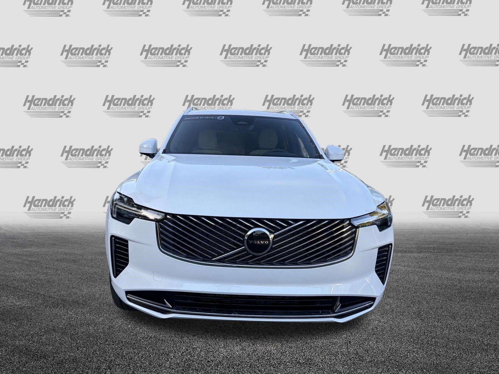 Certified 2025 Volvo XC90 B5 Core AWD/4WD image 3