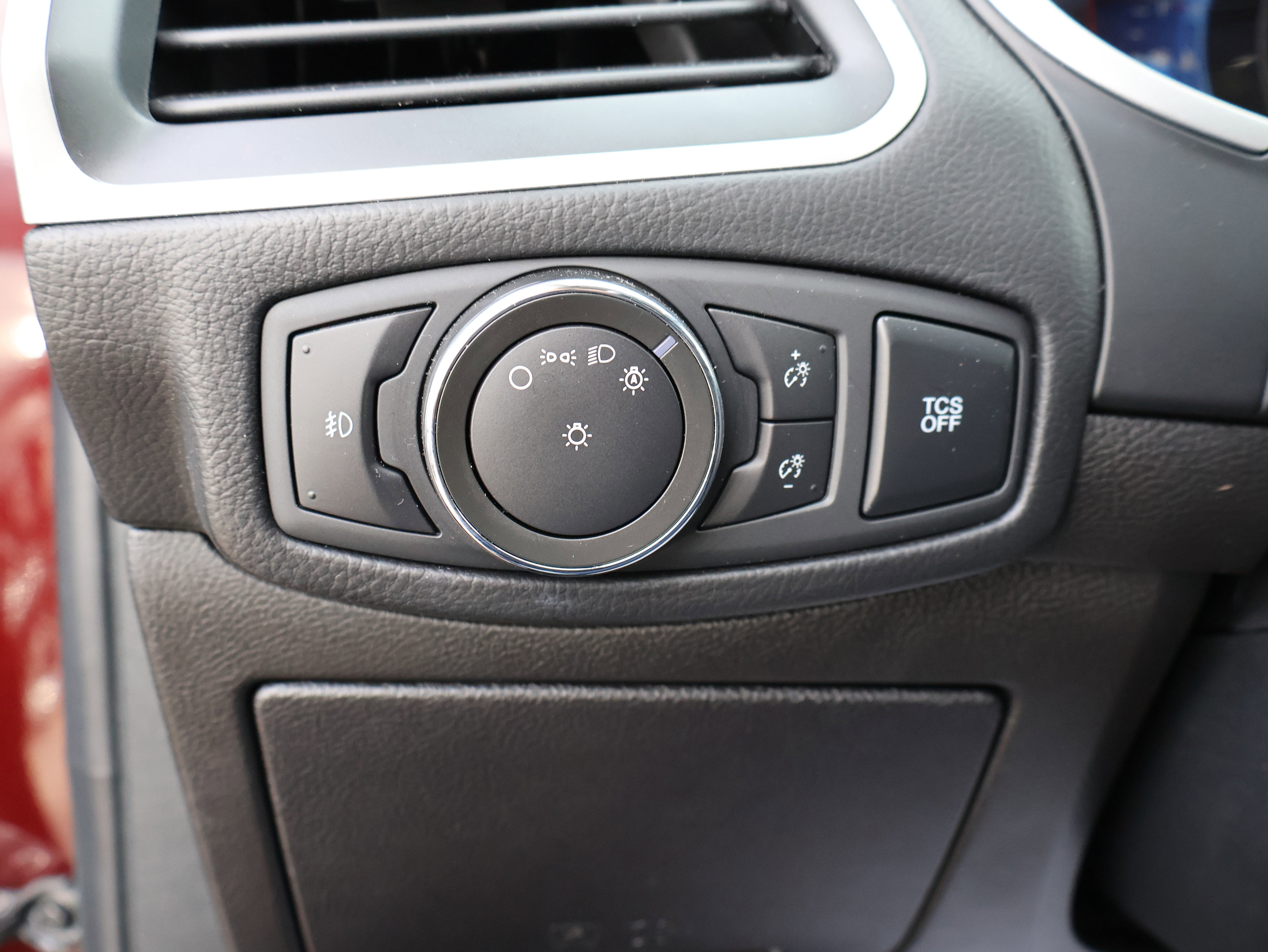 Used 2021 Ford Edge SEL image 35