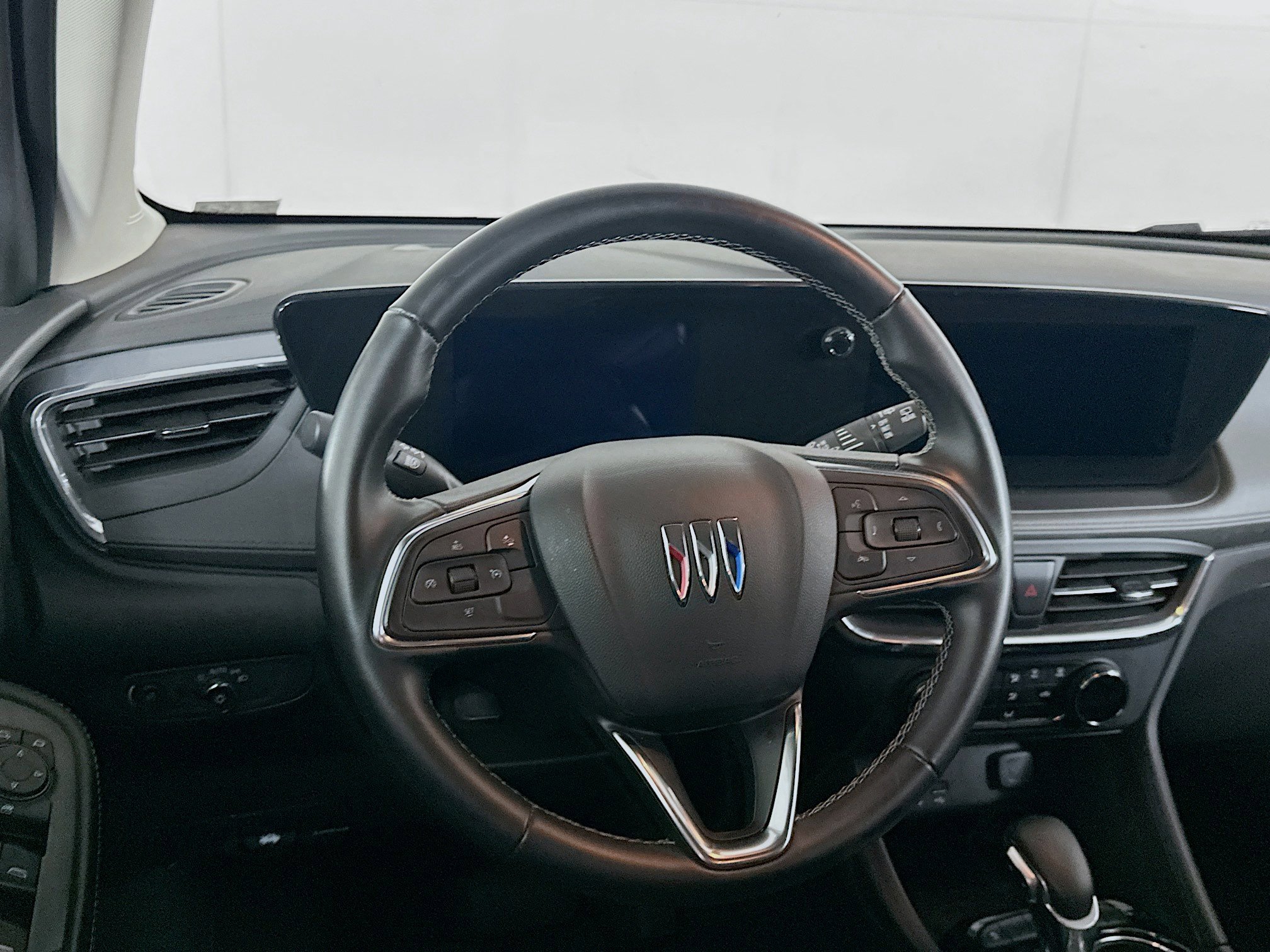 Used 2025 Buick Encore GX Preferred image 18