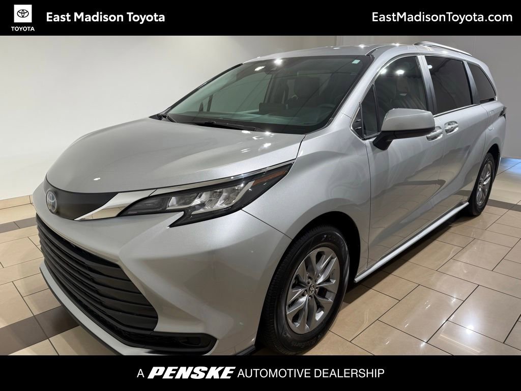 Certified 2022 Toyota Sienna LE