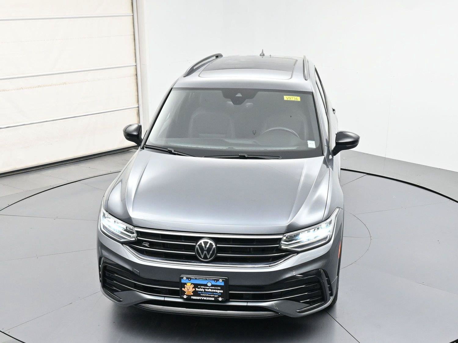 Certified 2023 Volkswagen Tiguan SE R-Line AWD/4WD image 36