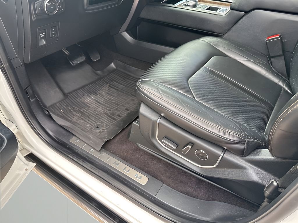 Used 2021 Ford Expedition Platinum image 28