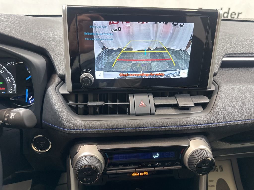 Used 2025 Toyota RAV4 SE image 28