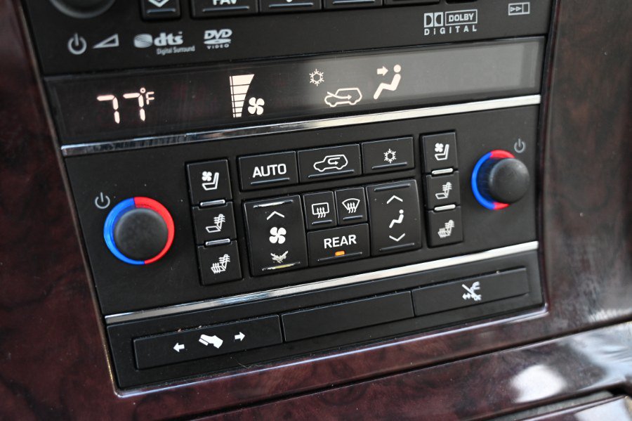 Used 2014 Cadillac Escalade Premium AWD/4WD image 30
