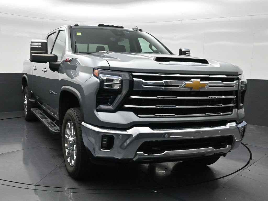 Used 2024 Chevrolet Silverado 2500 LTZ w/ LTZ Convenience Package AWD/4WD image 8