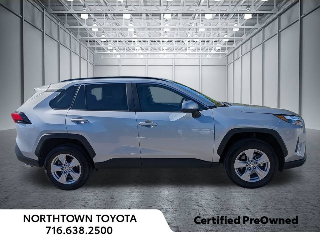 Used 2025 Toyota RAV4 XLE AWD/4WD image 15