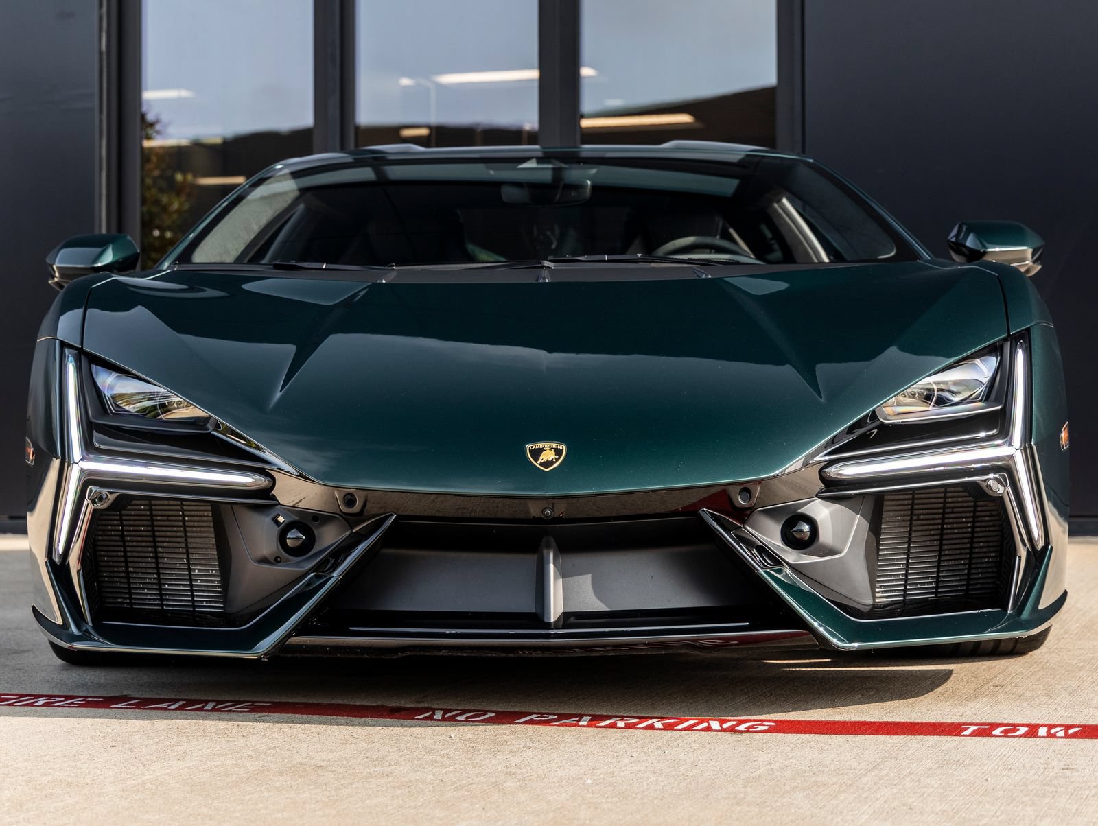 Used 2025 Lamborghini Revuelto AWD/4WD image 5