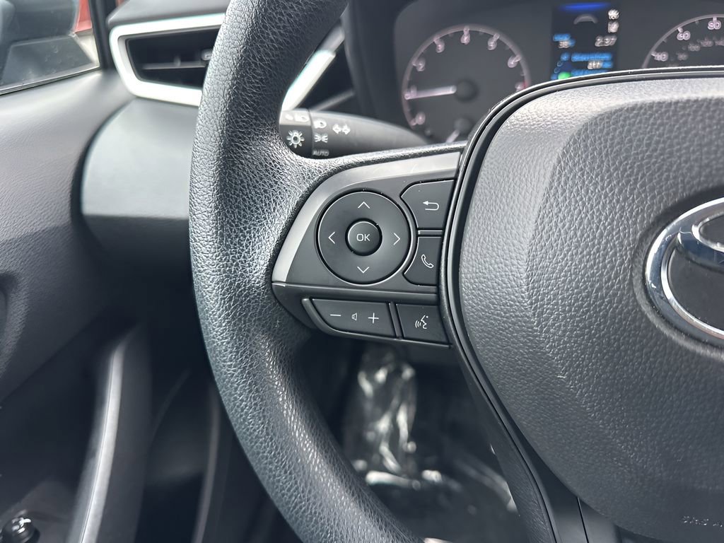 Used 2025 Toyota Corolla LE image 13